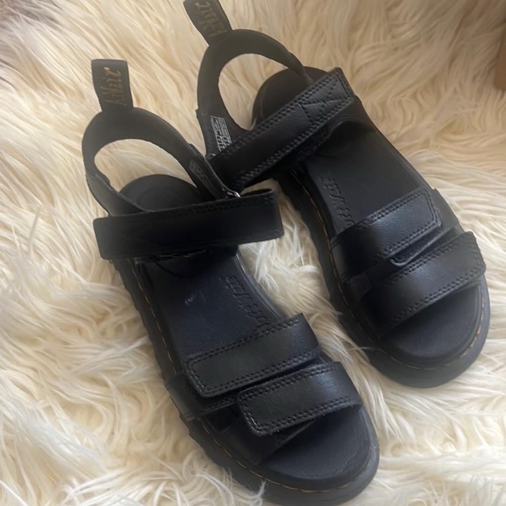 Dr. Martens girls Klaire J sandals
